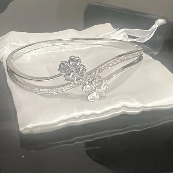 Gorgeous silver plated clover petal bracelet - #253 - Picture 4 of 12